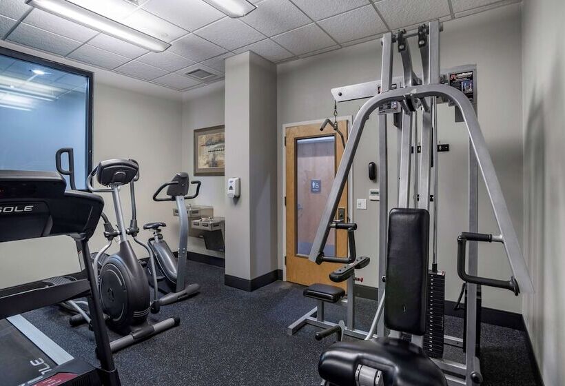 Отель Best Western Plus Philadelphia Airport South At Widener University