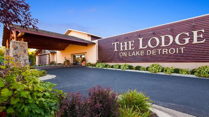 בית מלון כפרי Best Western Premier The Lodge On Lake Detroit