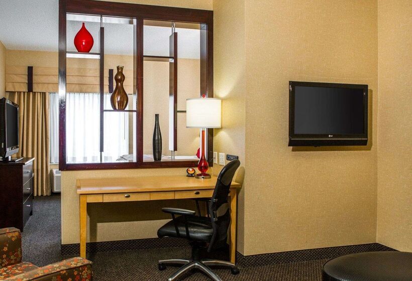 Cambria Hotel Traverse City