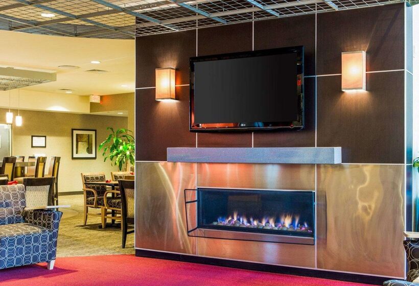 Cambria Hotel Traverse City