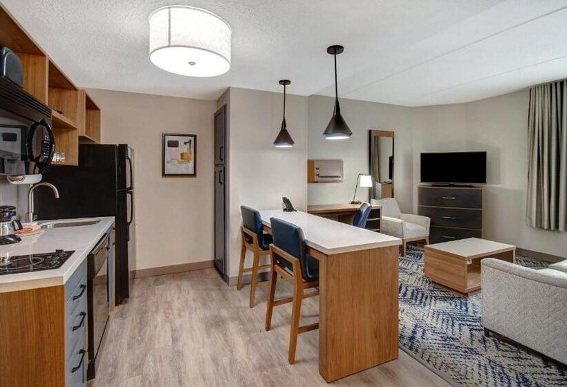 호텔 Candlewood Suites Columbia Fort Jackson, An Ihg