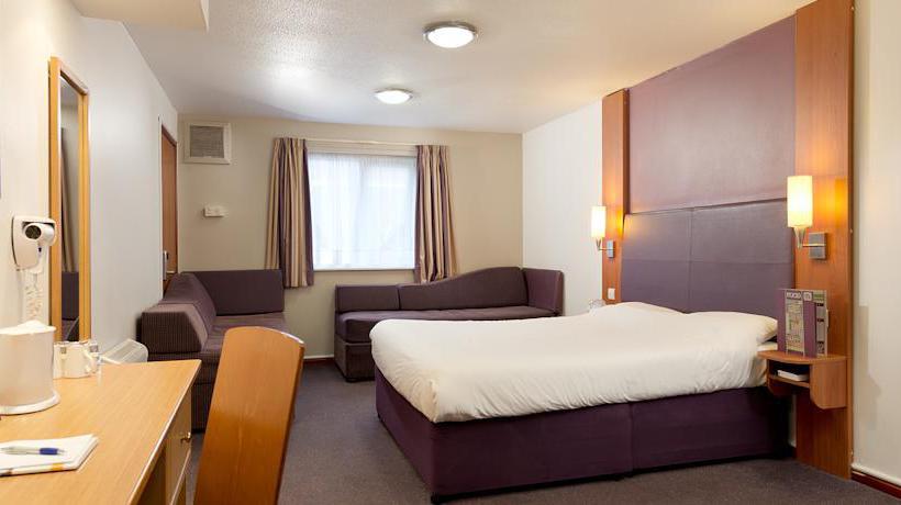 هتل Comfort Inn Manchester North