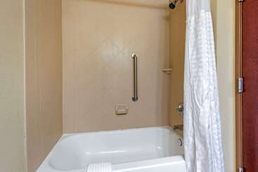 هتل Comfort Inn & Suites