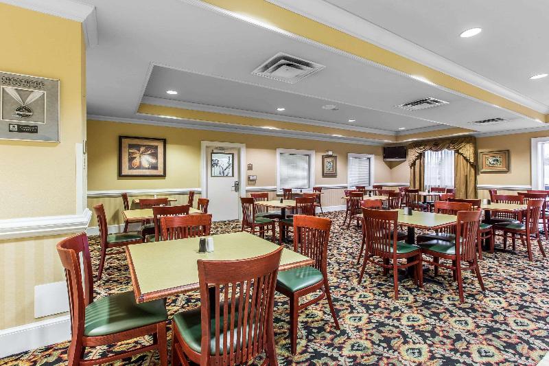 호텔 Comfort Inn & Suites