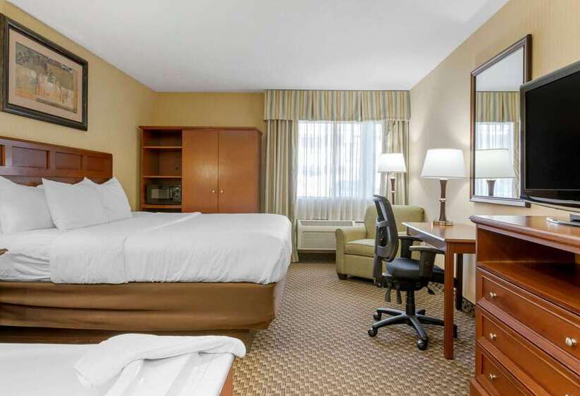 هتل Comfort Inn Traverse City