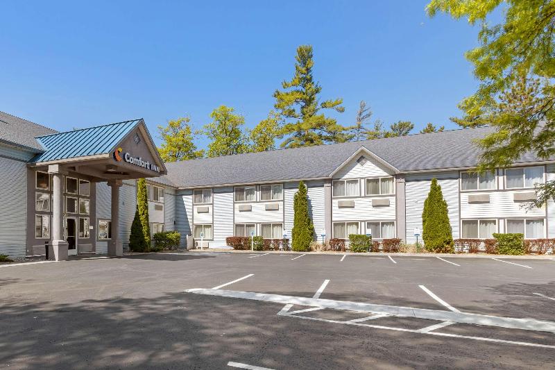 هتل Comfort Inn Traverse City