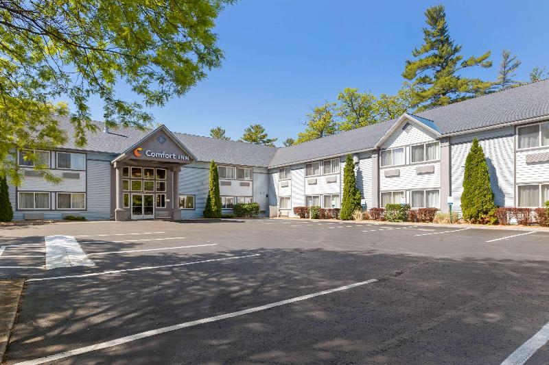 هتل Comfort Inn Traverse City