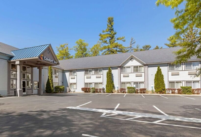 هتل Comfort Inn Traverse City