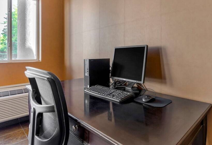 هتل Comfort Inn Traverse City