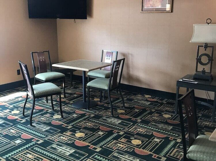 هتل Comfort Inn Traverse City