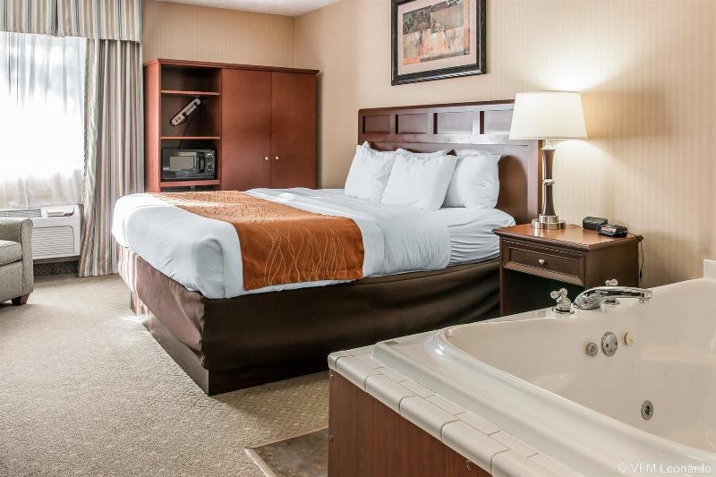 هتل Comfort Inn Traverse City