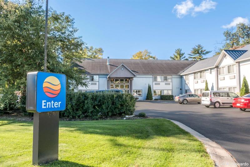 هتل Comfort Inn Traverse City