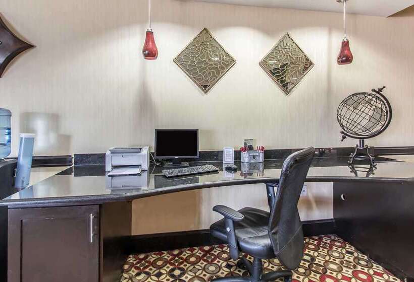 هتل Comfort Suites Lawton Near Fort Sill