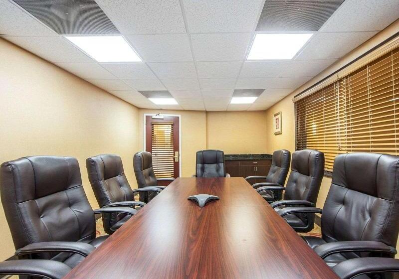 هتل Comfort Suites