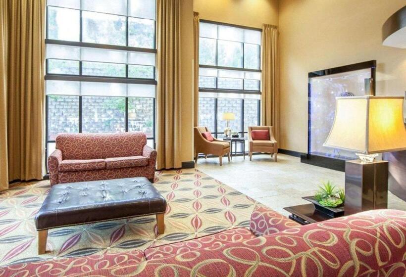 هتل Comfort Suites