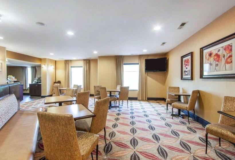 هتل Comfort Suites