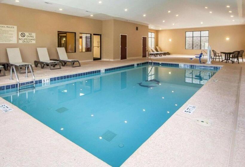 هتل Comfort Suites