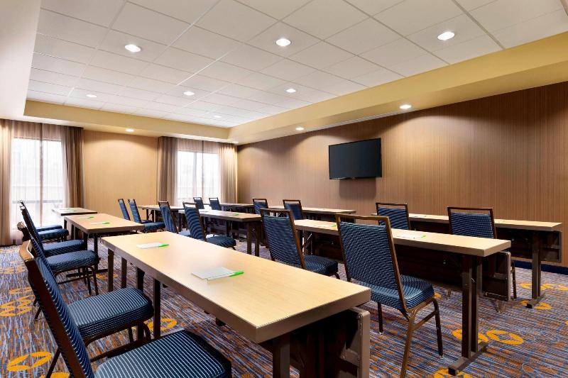 هتل Courtyard By Marriott Stafford Quantico