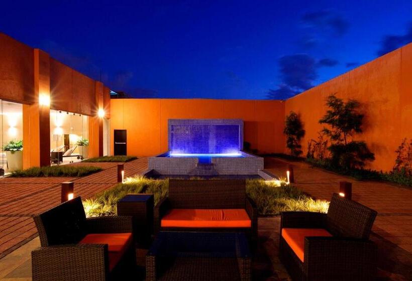 هتل Courtyard Toluca Tollocan