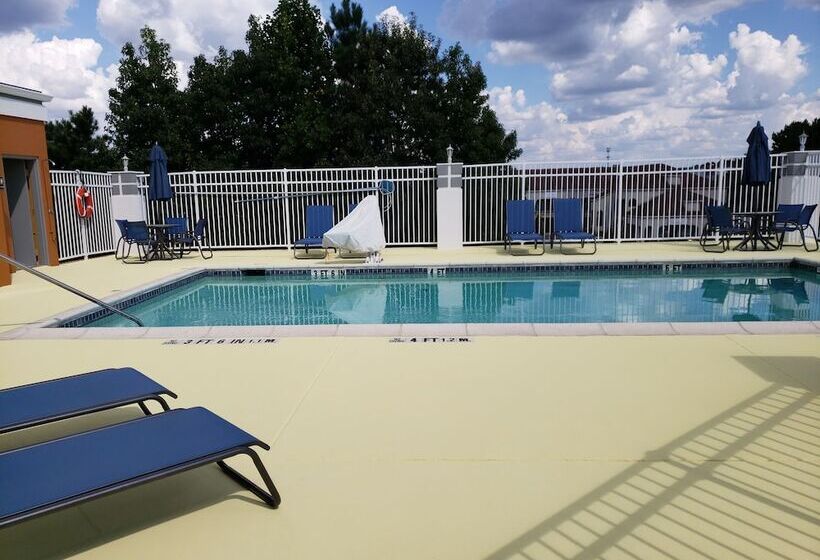 호텔 Days Inn & Suites By Wyndham Union City