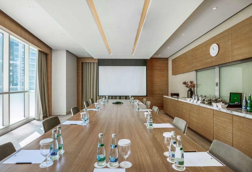 Отель Doubletree By Hilton  Dubai  Jumeirah Beach