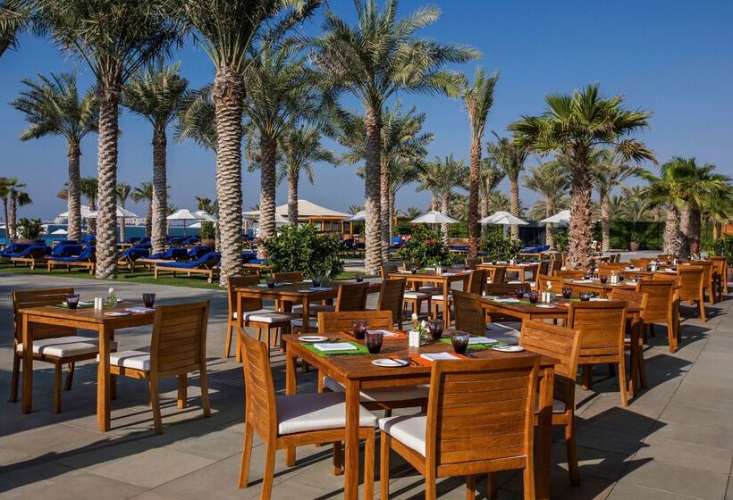 Отель Doubletree By Hilton  Dubai  Jumeirah Beach