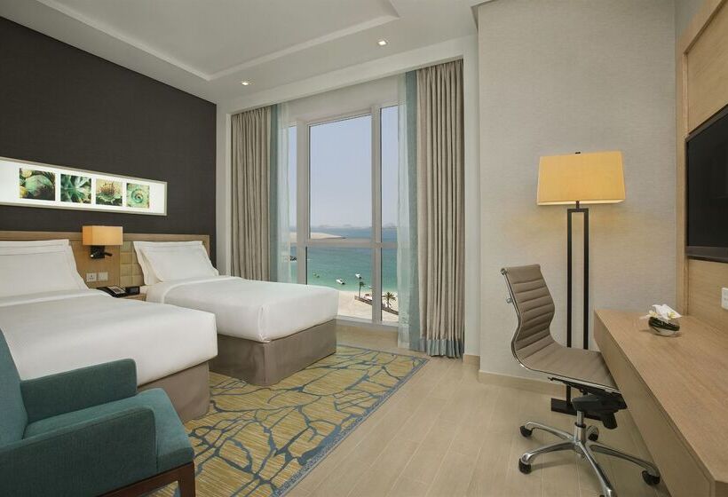 Отель Doubletree By Hilton  Dubai  Jumeirah Beach