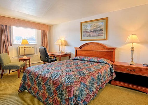 Отель Econo Lodge Central Midland