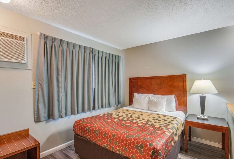 هتل Econo Lodge Inn And Suites Yreka