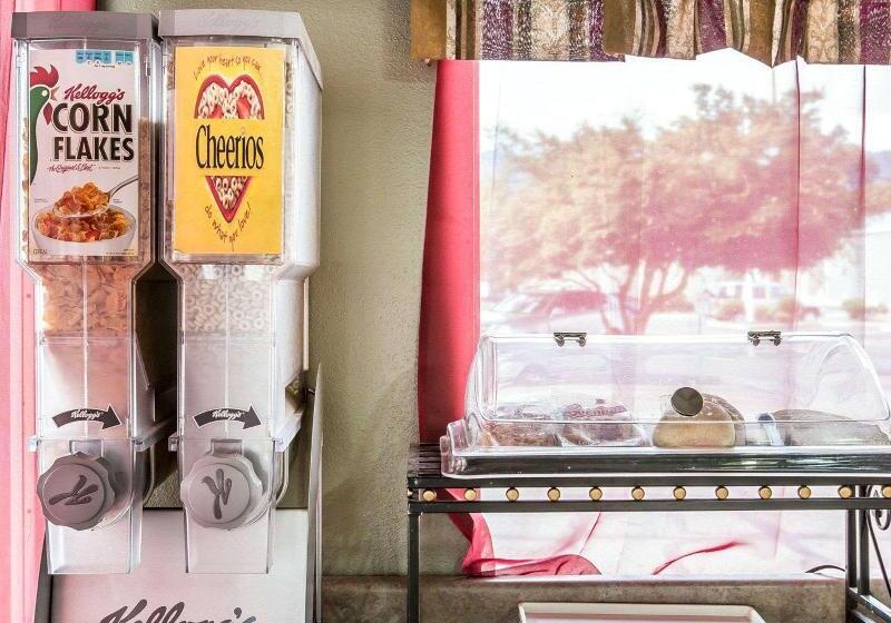 酒店 Econo Lodge Inn & Suites