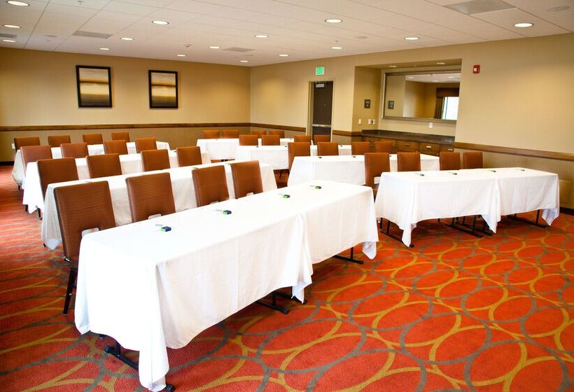 酒店 Hampton Inn & Suites Salinas