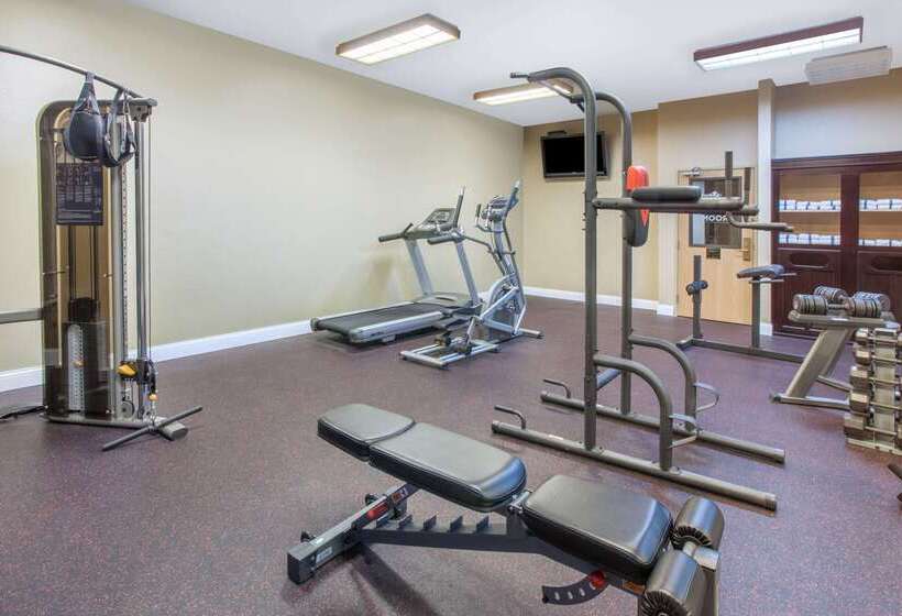 هتل Hawthorn Extended Stay By Wyndham Bloomington