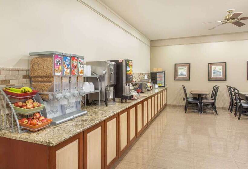 هتل Hawthorn Extended Stay By Wyndham Bloomington