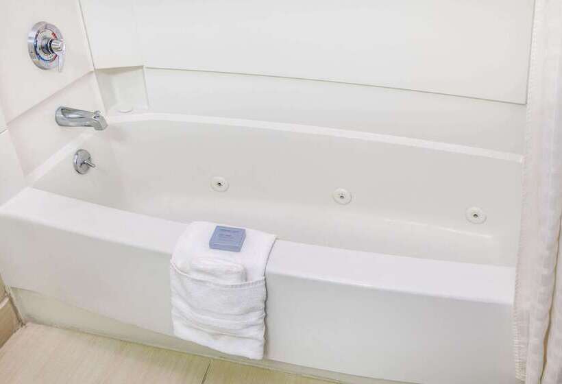 هتل Hawthorn Extended Stay By Wyndham Bloomington