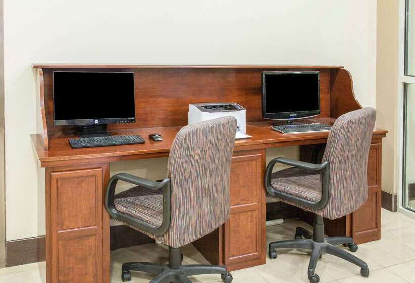 هتل Hawthorn Extended Stay By Wyndham Bloomington