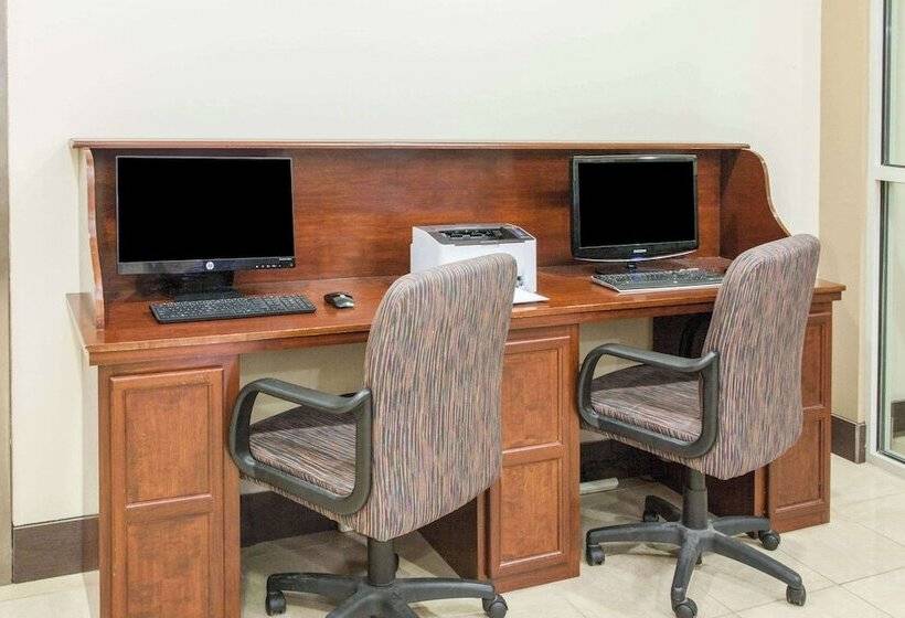 هتل Hawthorn Extended Stay By Wyndham Bloomington
