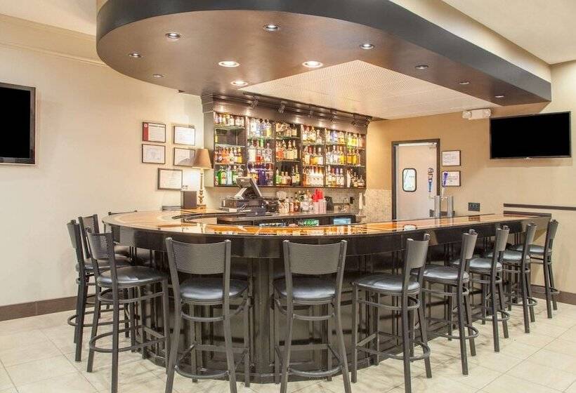 هتل Hawthorn Extended Stay By Wyndham Bloomington