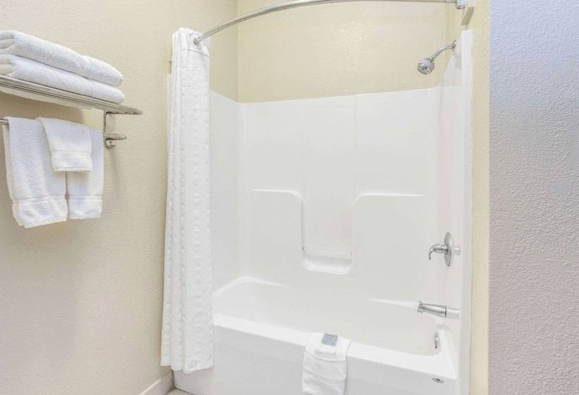 هتل Hawthorn Extended Stay By Wyndham Bloomington