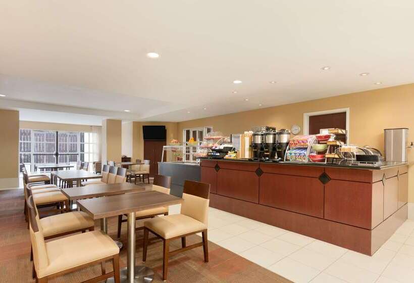 هتل Hawthorn Extended Stay By Wyndham College Station