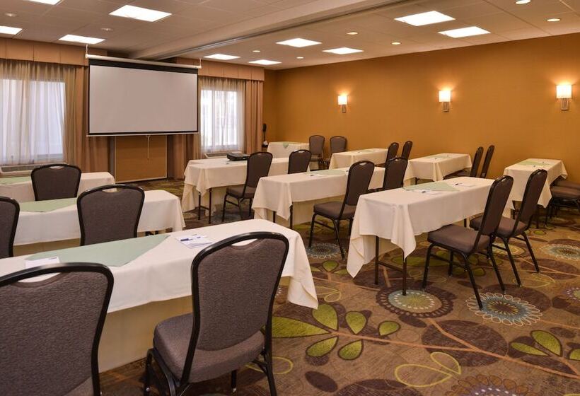 هتل Holiday Inn Express Pocatello, An Ihg
