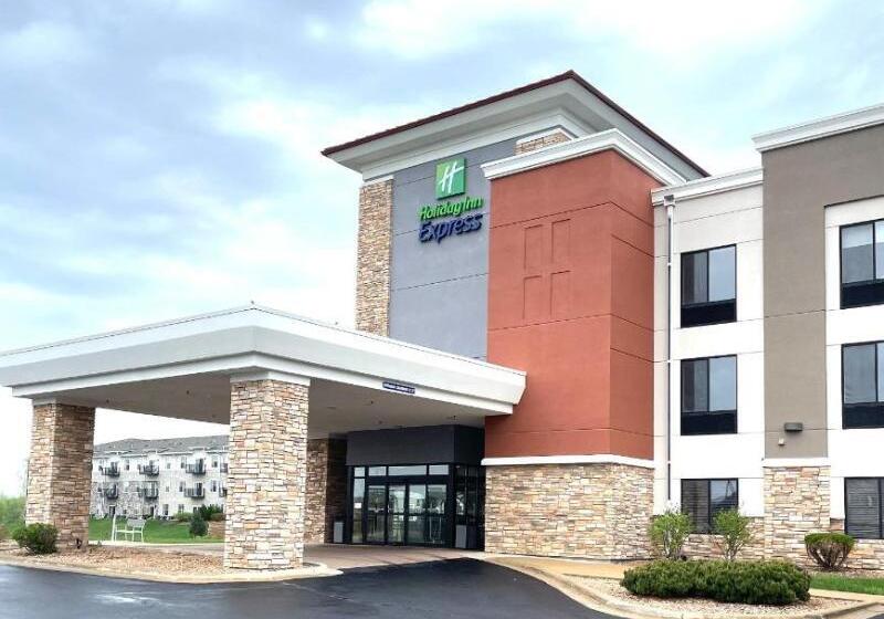 هتل Holiday Inn Express Rochester South   Mayo Area, An Ihg