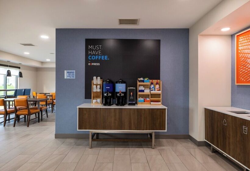 هتل Holiday Inn Express Rochester South   Mayo Area, An Ihg