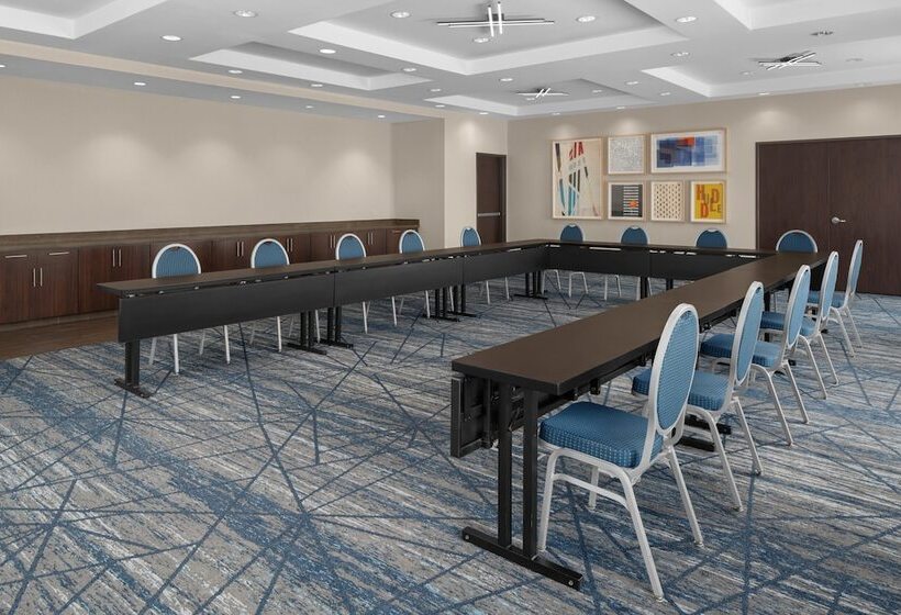 هتل Holiday Inn Express & Suites Midland South I 20, An Ihg