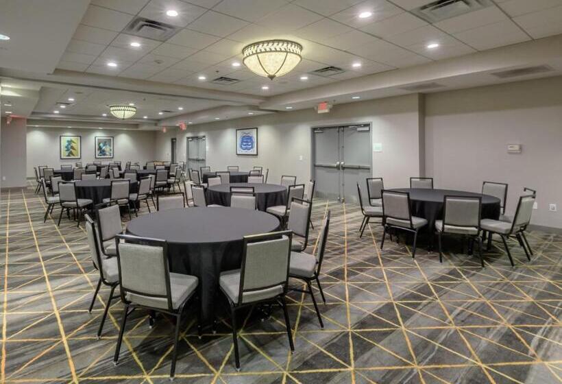 هتل Holiday Inn Raleigh Durham Airport, An Ihg