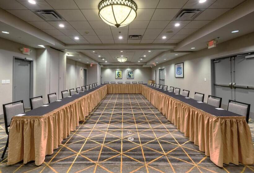 هتل Holiday Inn Raleigh Durham Airport, An Ihg