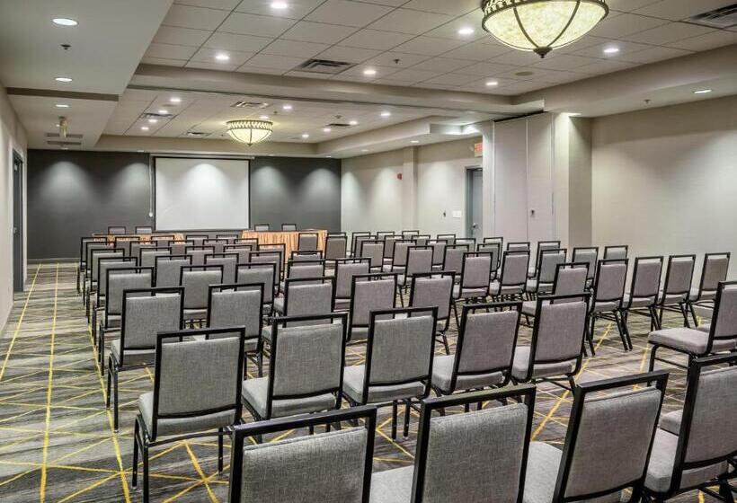 هتل Holiday Inn Raleigh Durham Airport, An Ihg