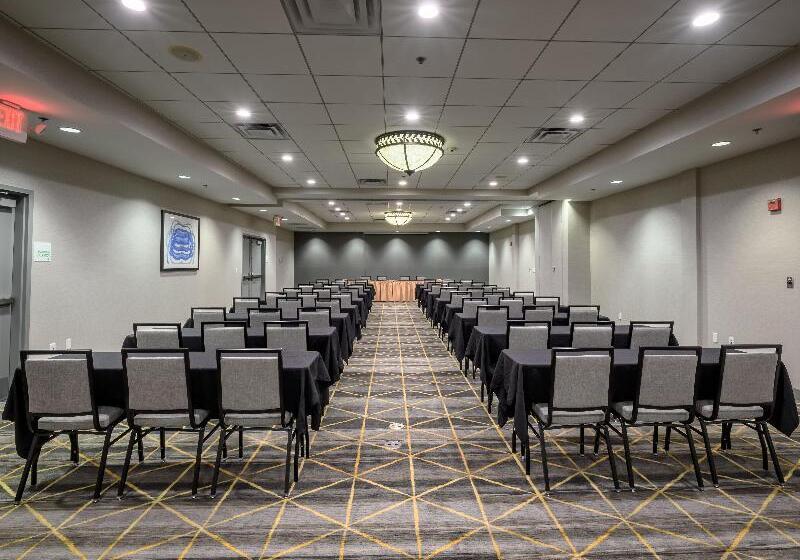 هتل Holiday Inn Raleigh Durham Airport, An Ihg