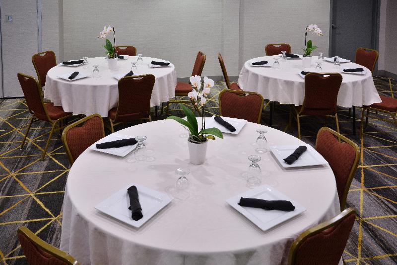 هتل Holiday Inn Raleigh Durham Airport, An Ihg