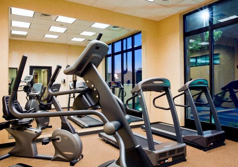هتل Holiday Inn Rocky Mount I 95 @ Us 64, An Ihg