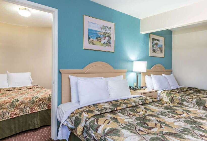 هتل Howard Johnson By Wyndham Santa Cruz Beach Boardwalk